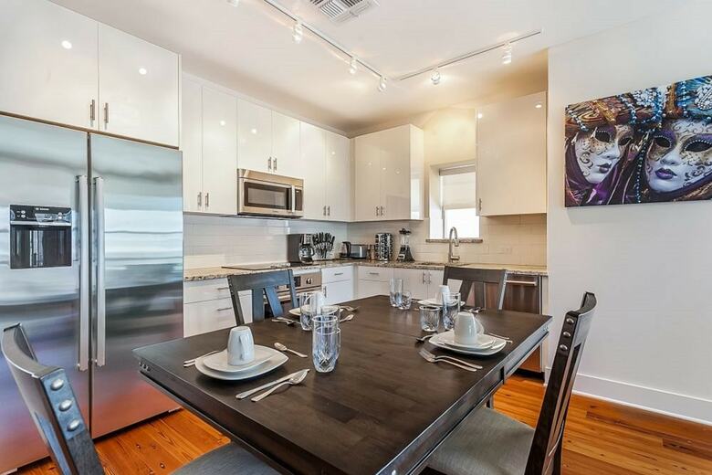 Aparthotel Luxury Condos In California Building By Hosteeva