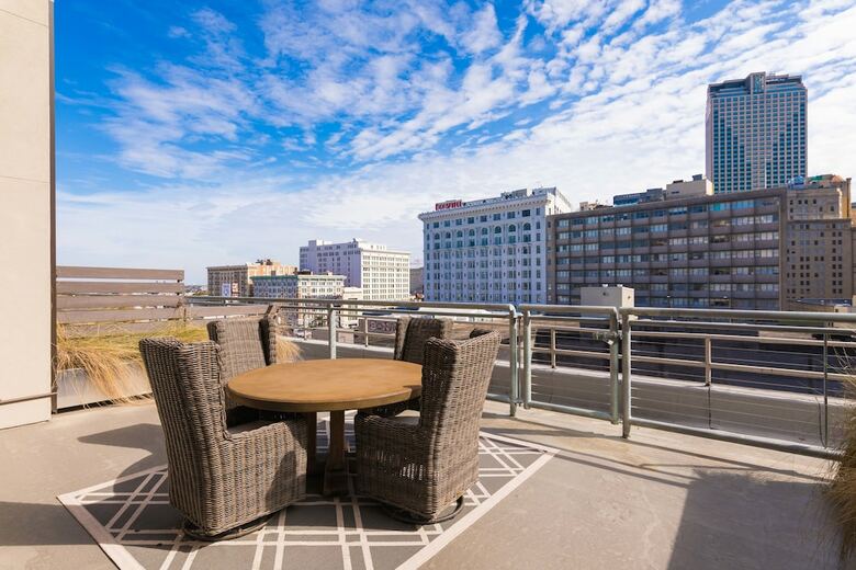 Aparthotel Luxury Condos In California Building By Hosteeva