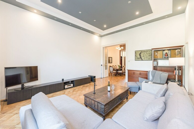 Oasis Apartments - Broadway II