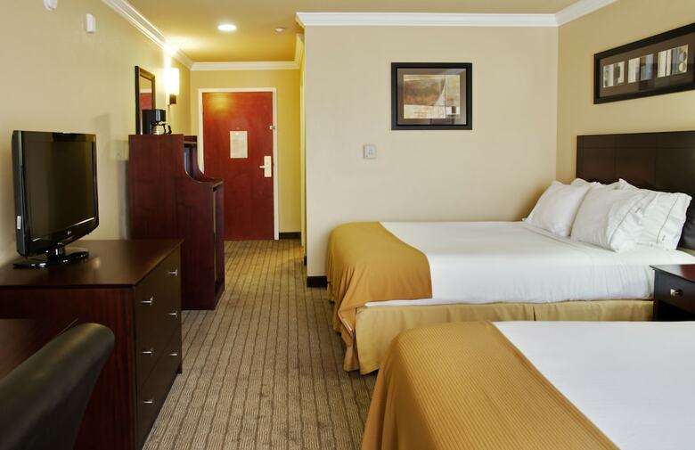 Holiday Inn Express Hotel & Suites Natchitoches