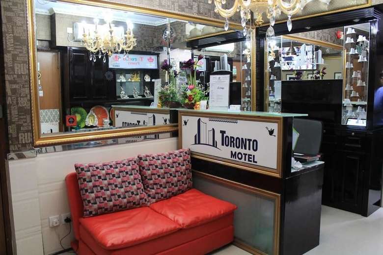 Hotel Toronto Inn