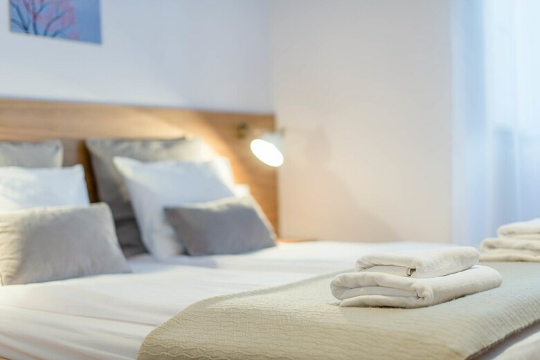 Oasis Apartments - Paulay Ede Street