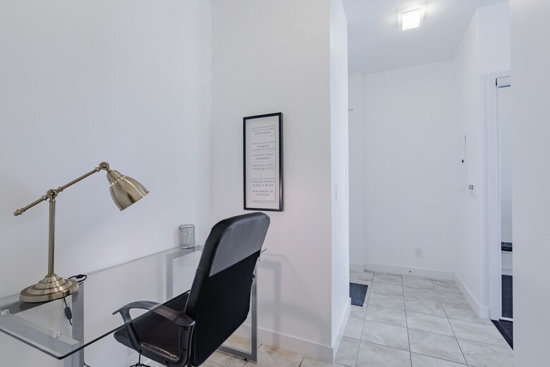 Noel Suites - York And Harbour St.
