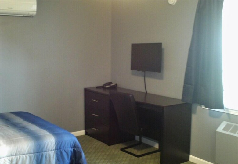 Hotel Pine Tree Inn
