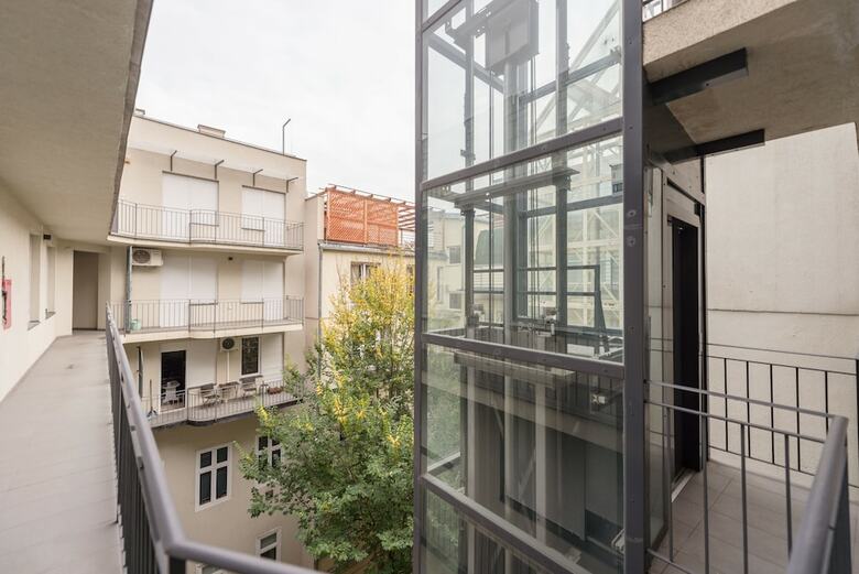 Oasis Apartments - King Street II