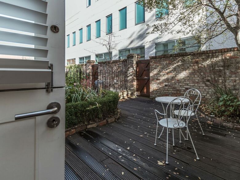 Apartamentos The Eamon Develara Suite - Hiphipstay