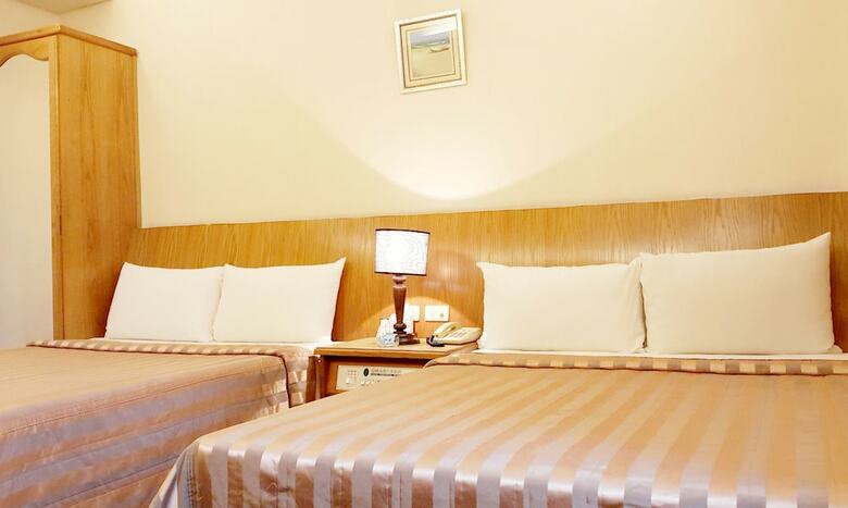 Yifeng Business Motel