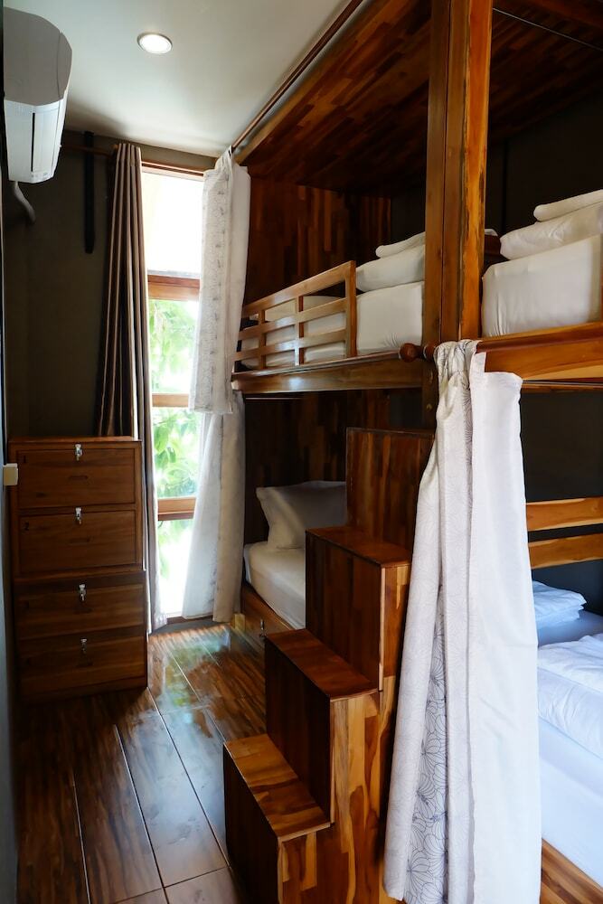 Hostal Bloom Cafe & Hostel Lipe