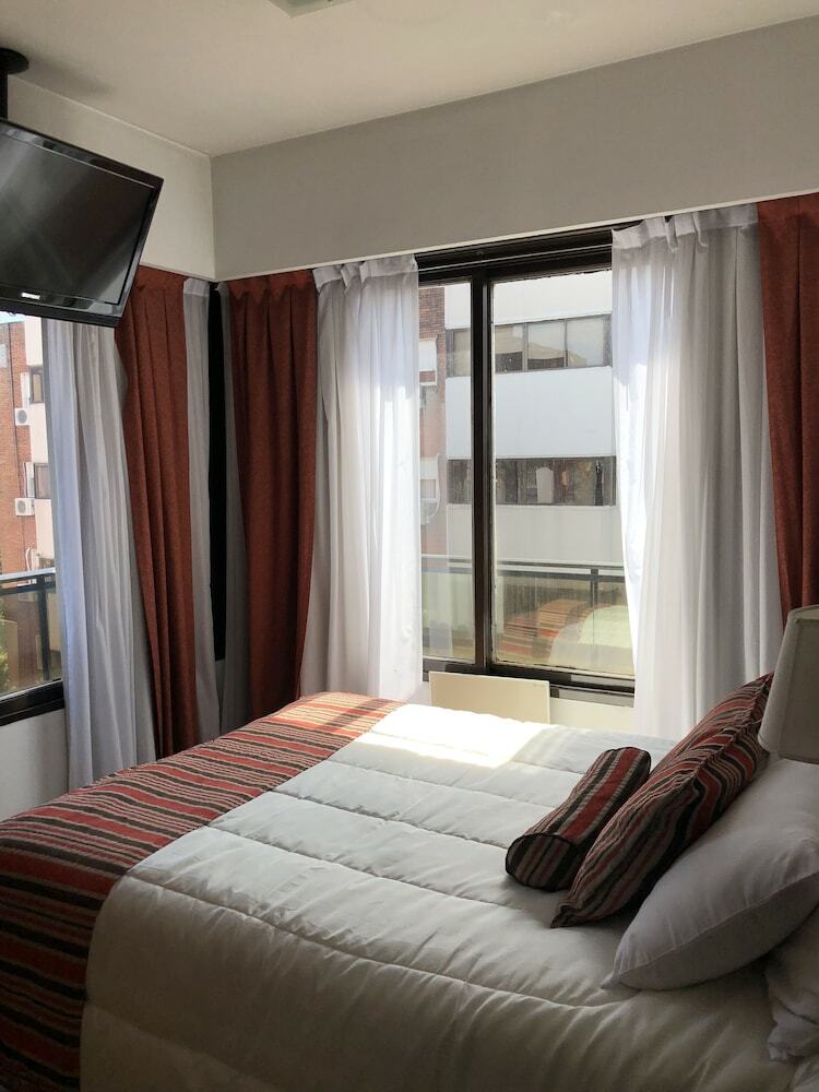 Hotel Golf Tower Suites And Apartments