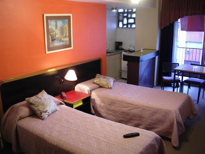 Hotel Embassy All Suites