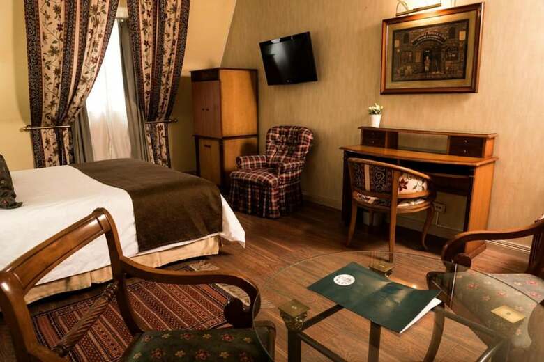 Hotel Mayflower Suites