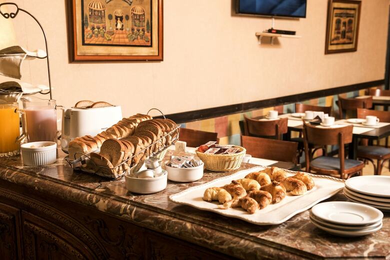 Hotel Mayflower Suites