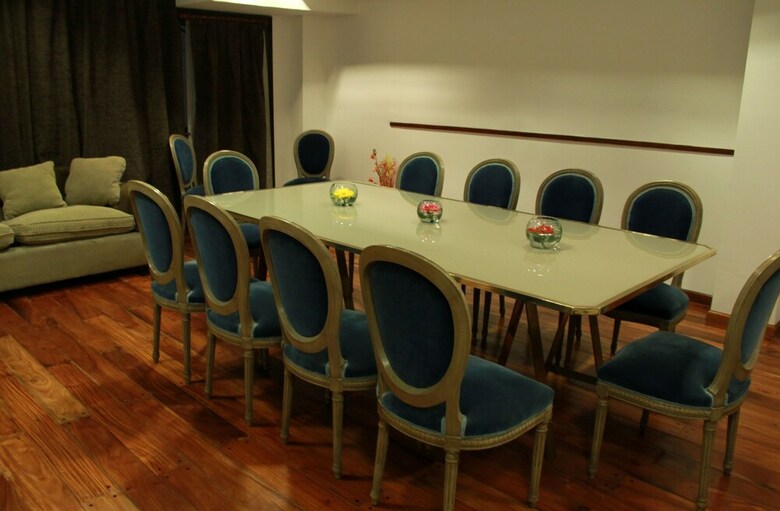 Hotel Mayflower Suites
