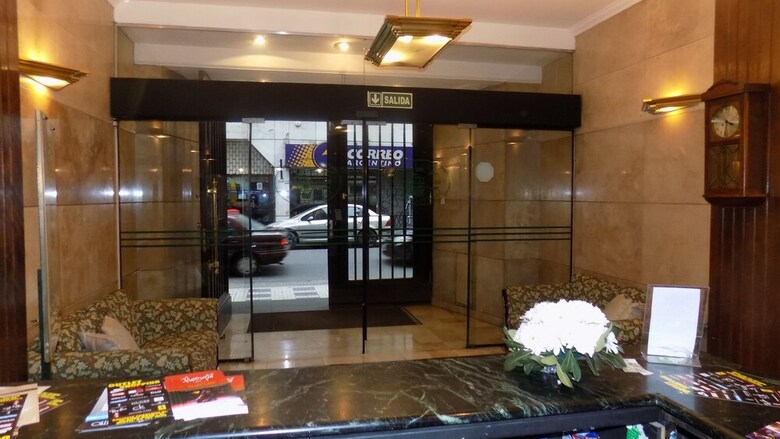 Hotel Mayflower Suites