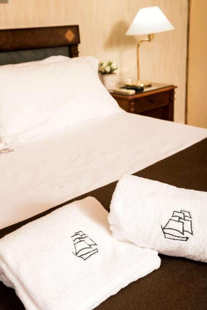 Hotel Mayflower Suites