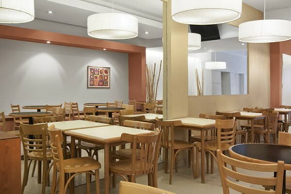 Hotel Mil�n