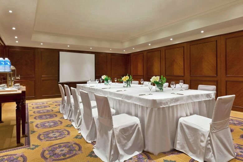 Park Tower - A Luxury Collection Hotel