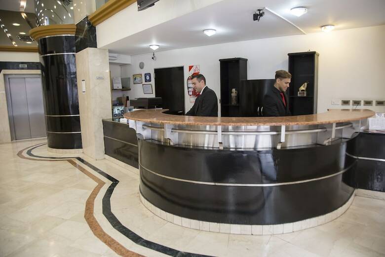 Reconquista Plaza Hotel