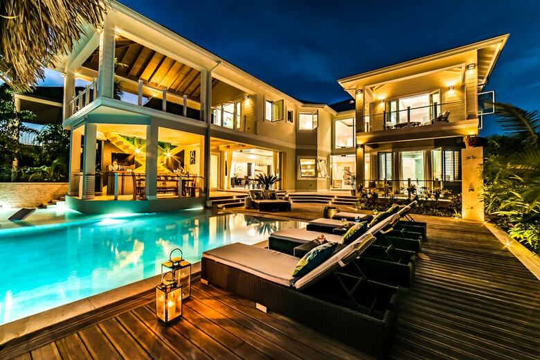 Villa Everything Nice By The Sea In Montego Bay 5br