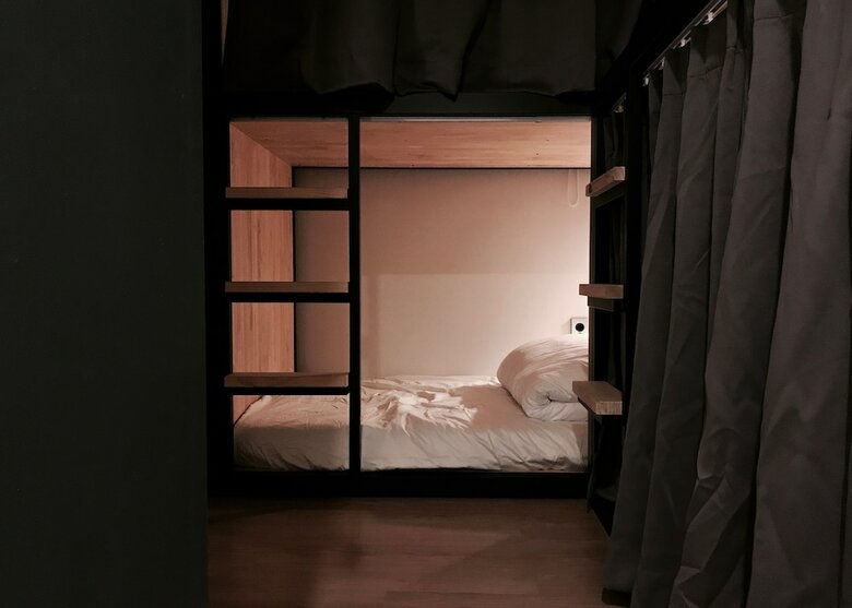 Hostal Comet Guesthouse - Hostel