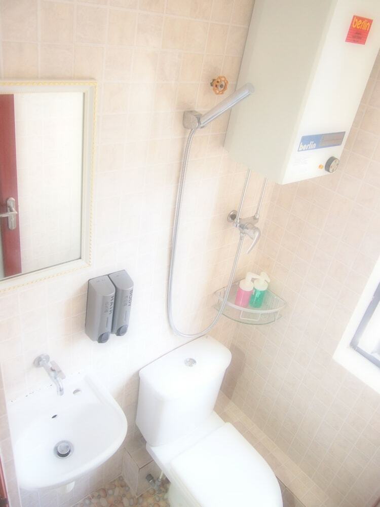 Hotel Traveller's Hostel
