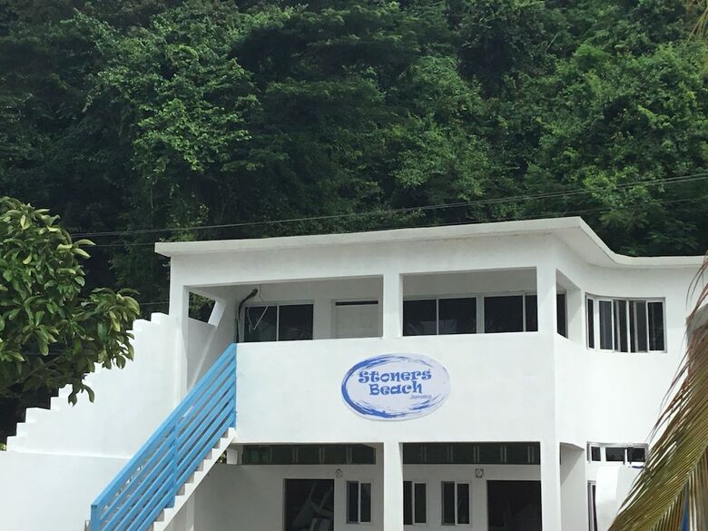 Hotel Stoner's Beach Resort