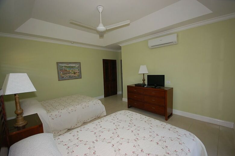Mai Tai Villa, 4br By Jamaican Treasures