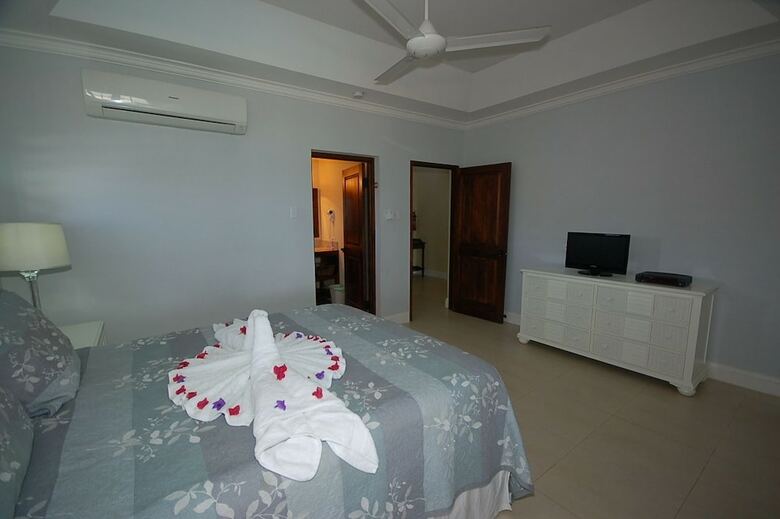 Mai Tai Villa, 4br By Jamaican Treasures