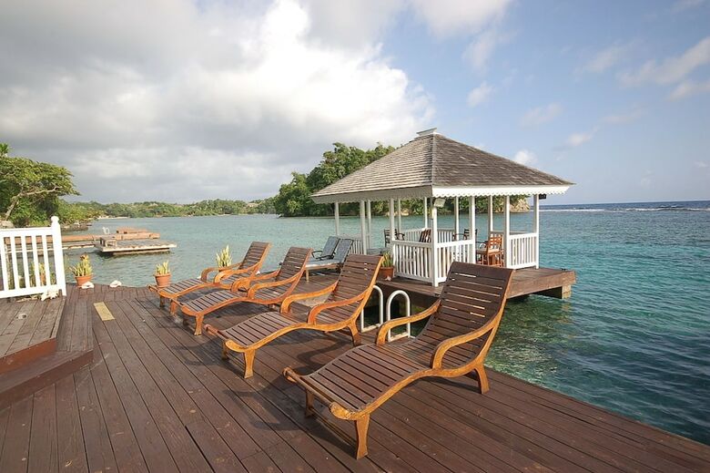 San Bar 6br By Jamaican Treasures