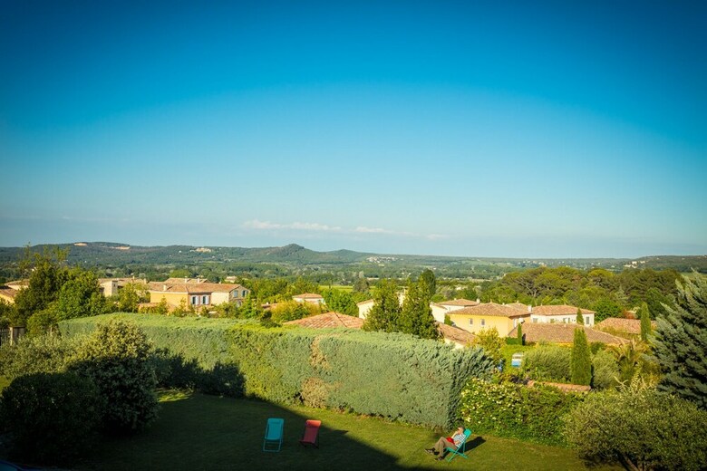 Hotel H�tel Saint Geni�s