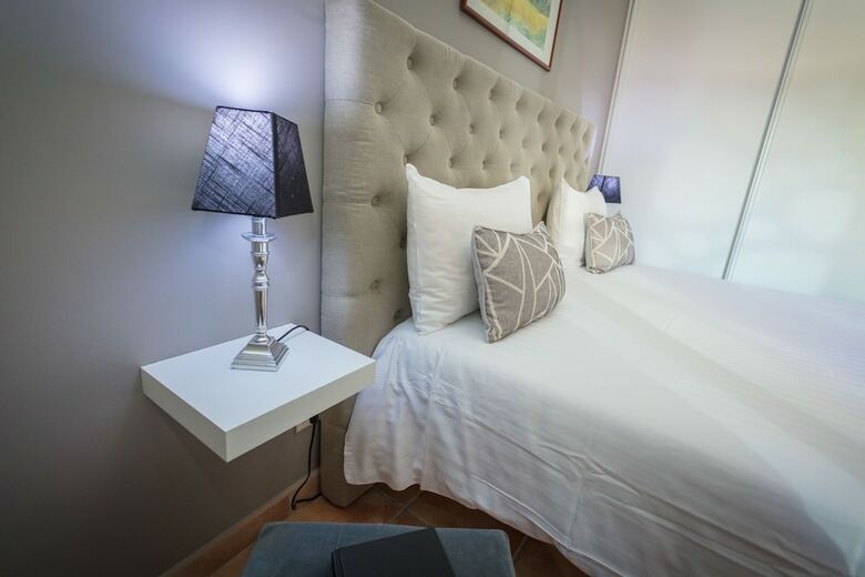 Hotel H�tel Saint Geni�s
