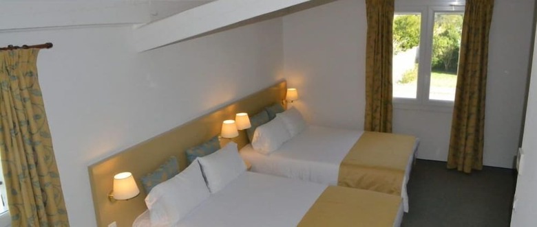 Hotel H�tel Saint Geni�s