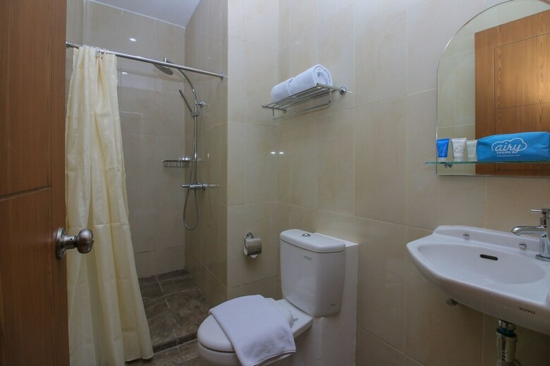 Hotel Airy Bahu Wolter Monginsidi 26 Manado