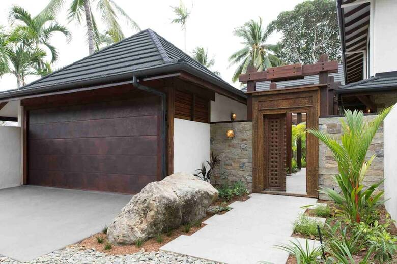 Villa Spice At Oak Absolute Oceanfront House