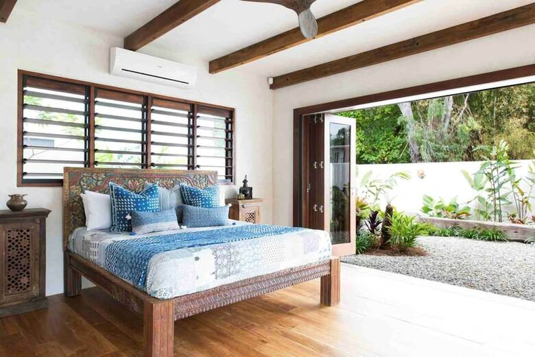 Villa Spice At Oak Absolute Oceanfront House
