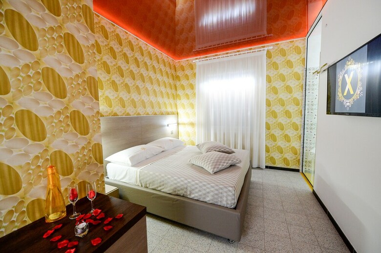 X Hotel