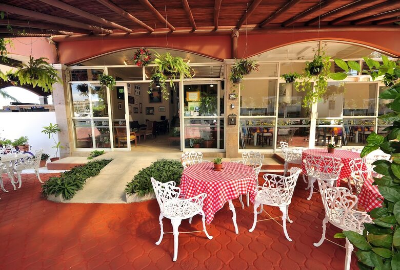 Hotel Marina Banderas Suites