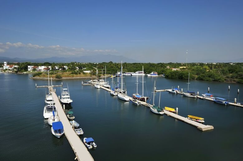 Hotel Marina Banderas Suites