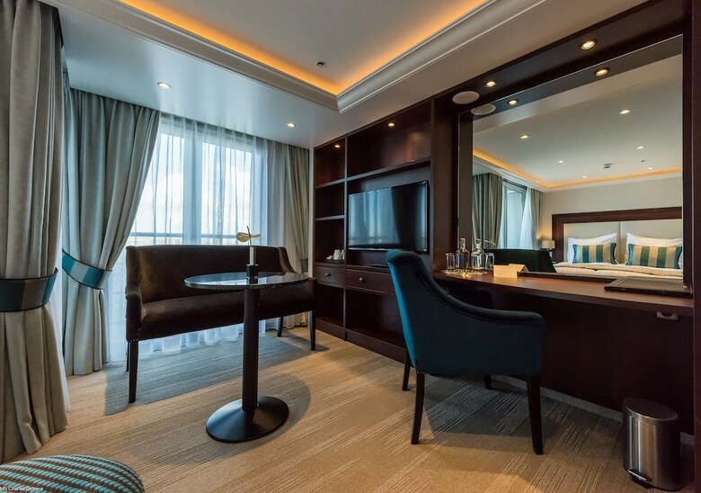 Hotel Select Ms Charles Dickens - Neuss