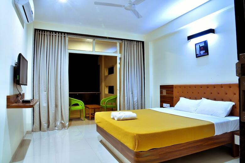 Hotel Sadhana Executive