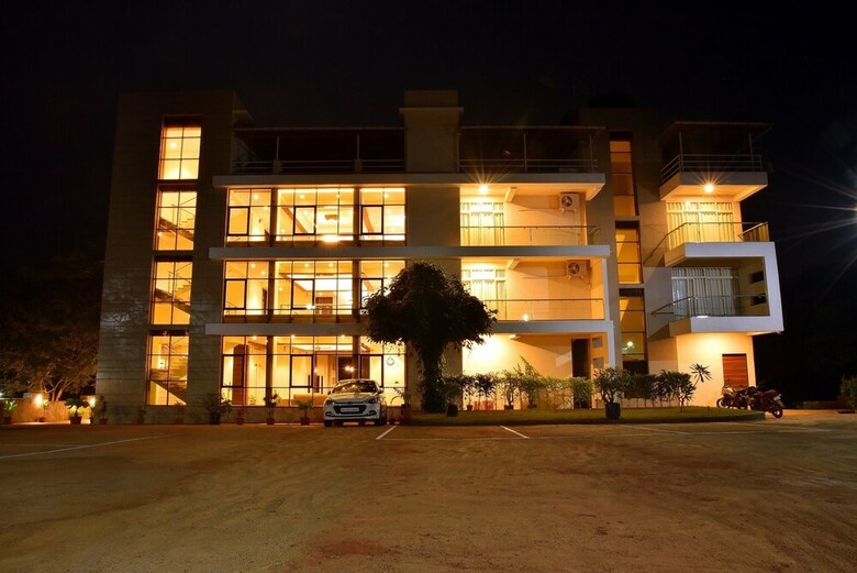 Hotel Sadhana Executive