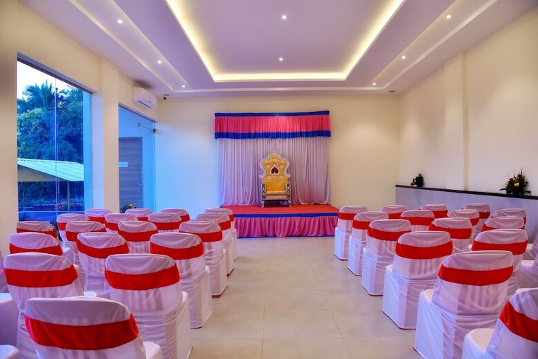 Hotel Sadhana Executive