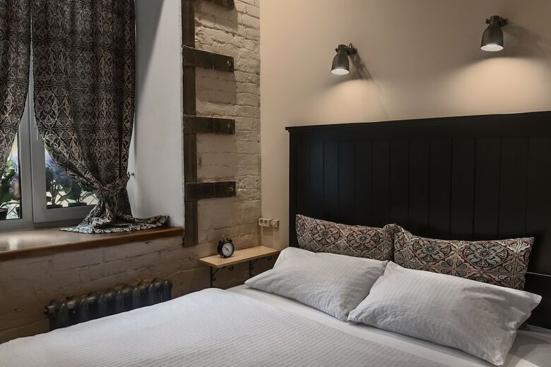 Brick Walls Hotel
