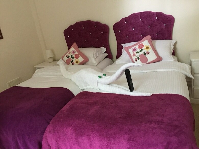 Bed & Breakfast The Estoril Hotel
