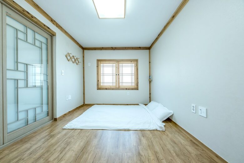 Hotel Stone Statue Village Hanok
