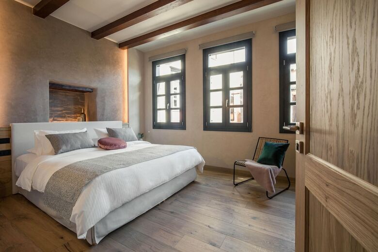 Hotel J&g Suites
