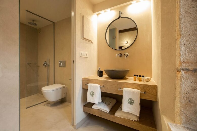 Hotel J&g Suites