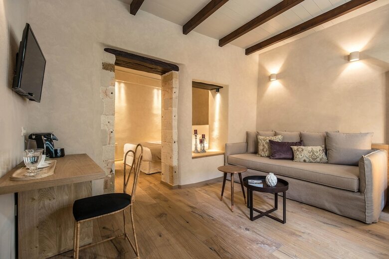 Hotel J&g Suites