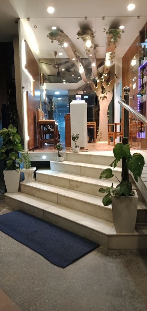Hotel Ganga Azure