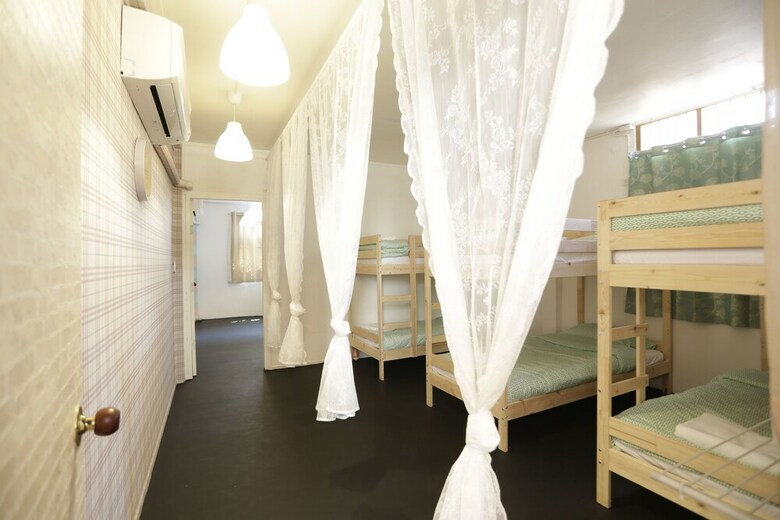 Hostal Tiger Lily Hostel